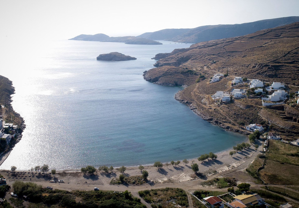 Νέο Χωροταξικό για τον Τουρισμό: Τι αλλάζει σε νησιά, παράκτια ζώνη και βραχυχρόνιες μισθώσεις