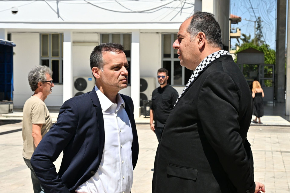 Η Αθήνα απέναντι στον αντισημιτισμό και η εκκωφαντική σιωπή του Χάρη Δούκα