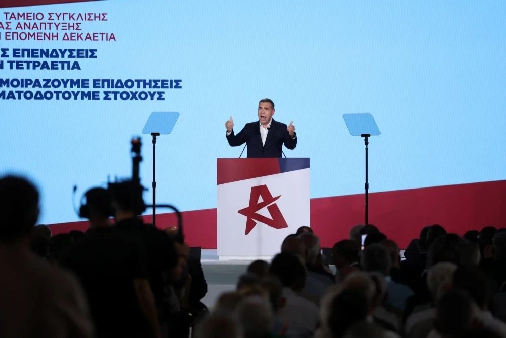Τα ακατανόητα οικονομικά Τσίπρα: ψάχνει έσοδα από την Golden Visa που λέει ότι θα καταργήσει