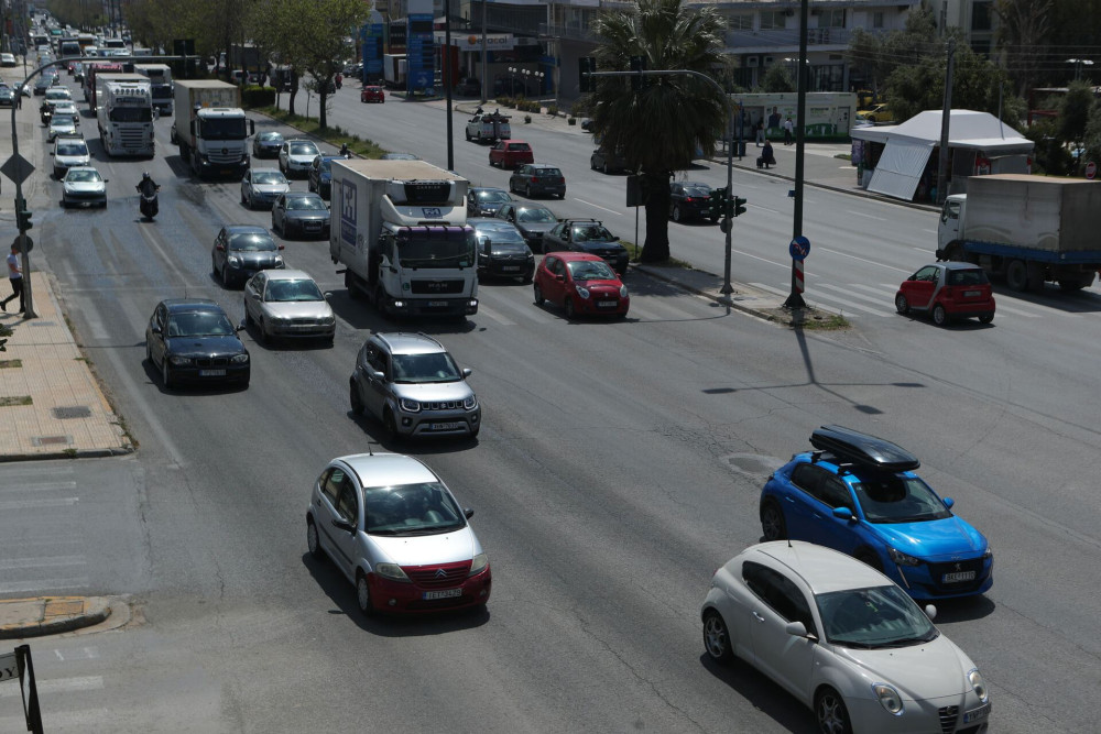 Οδήγηση μετά τα 65: Γιατί χρειάζονται συστηματικοί έλεγχοι και επιμόρφωση στον νέο ΚΟΚ (video)
