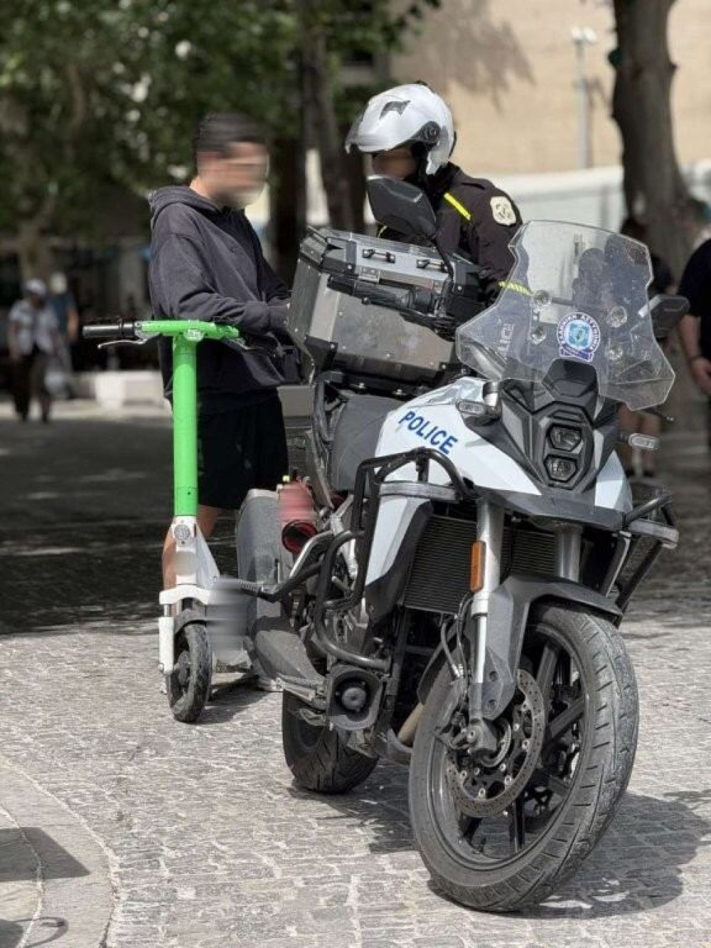 Μπαράζ ελέγχων στα ηλεκτρικά πατίνια: 115 παραβάσεις στην Αττική μέσα σε ένα 24ωρο