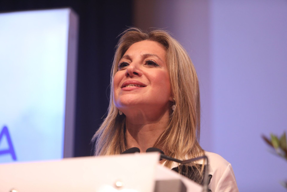 Δεν υπάρχει... Ελπίς: Γιατί η Καρυστιανού... διέγραψε τον συνεργάτη της Θανάση Αυγερινό
