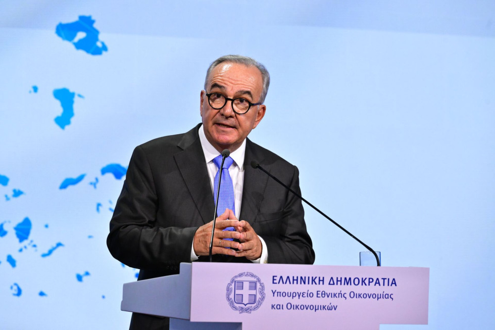 Νίκος Παπαθανάσης: Πάνω από 1 δισ. ευρώ το πακέτο της ΔΕΘ - Στο επίκεντρο μεσαία τάξη, συνταξιούχοι και νέοι (video)
