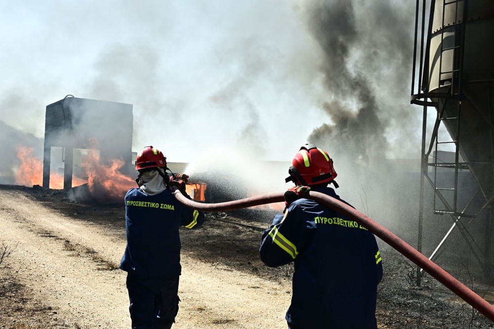 Ηλεία: φωτιές ξέσπασαν ταυτόχρονα σε Γαστούνη και Κοττέικα