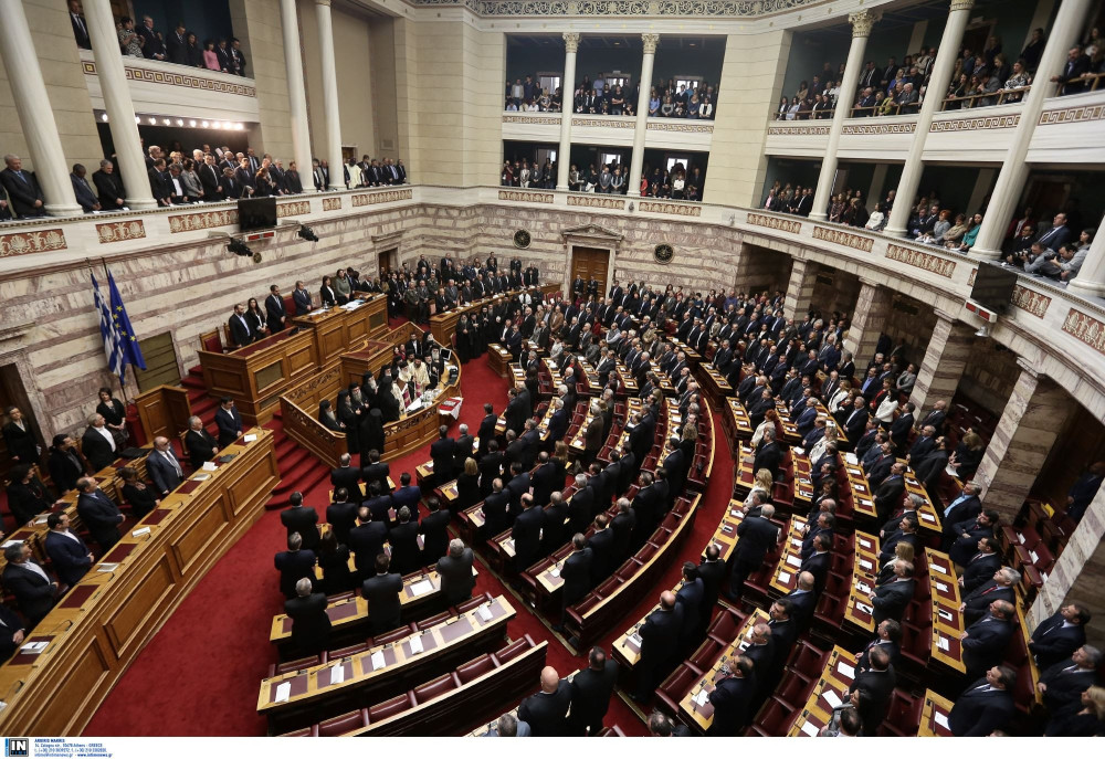 Δεκανίκι η Χρυσή Αυγή στο πρώτο «επαναστατικό» εξάμηνο του ΣΥΡΙΖΑ