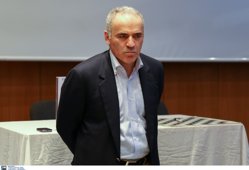 Ρωσία: ο αντιπολιτευόμενος Γκάρι Κασπάροφ προειδοποιήθηκε ότι κινδυνεύει η ζωή του