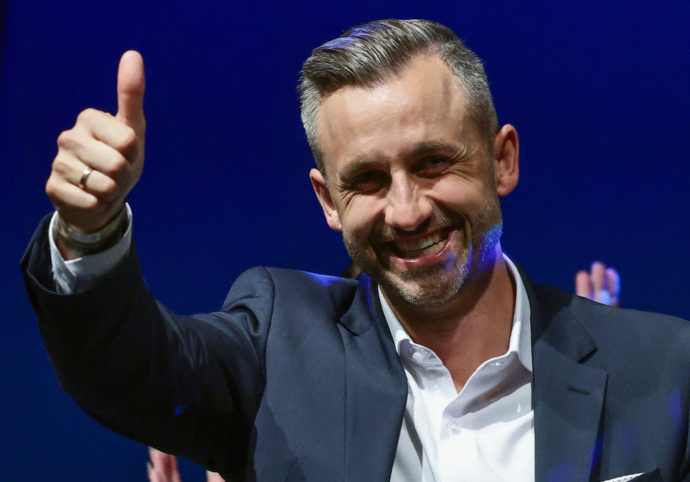 Σάλος στην Ευρώπη μετά τη νίκη της AfD - Η επίθεση Τουσκ και οι πανηγυρισμοί στην Αυστρία (video)