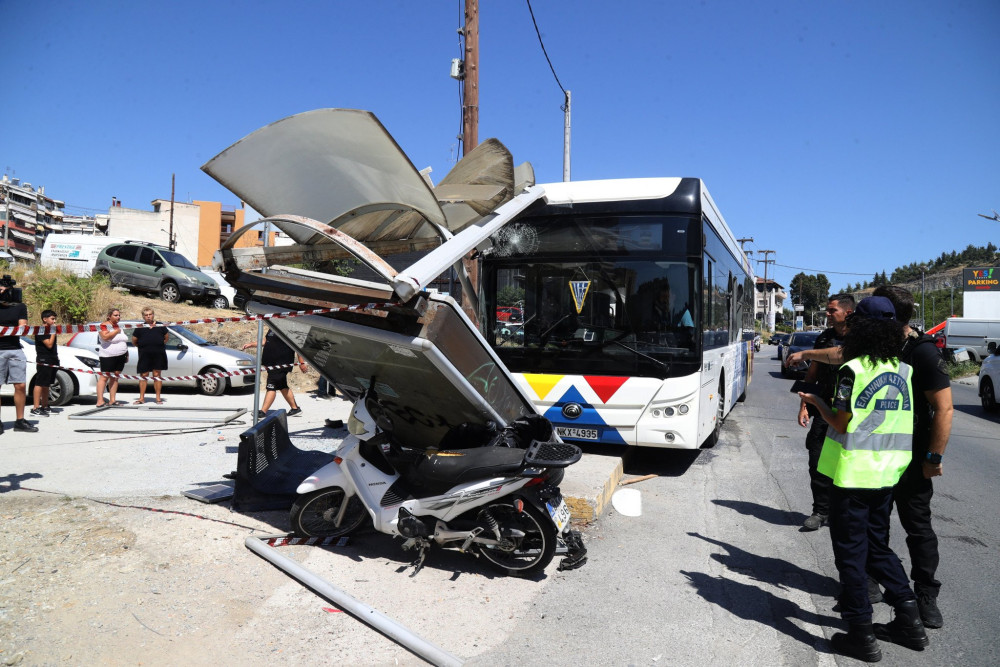 Ατύχημα στη Θεσσαλονίκη: εξιτήριο για δύο από τις 4 τραυματίες - Με σοβαρά τραύματα 21χρονη