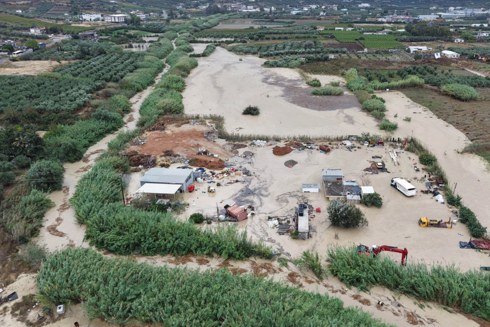 Κακοκαιρία: κόκκινος συναγερμός στην Κρήτη - Συνεχή 112, κλειστά σχολεία και έκτακτα μέτρα (photos)