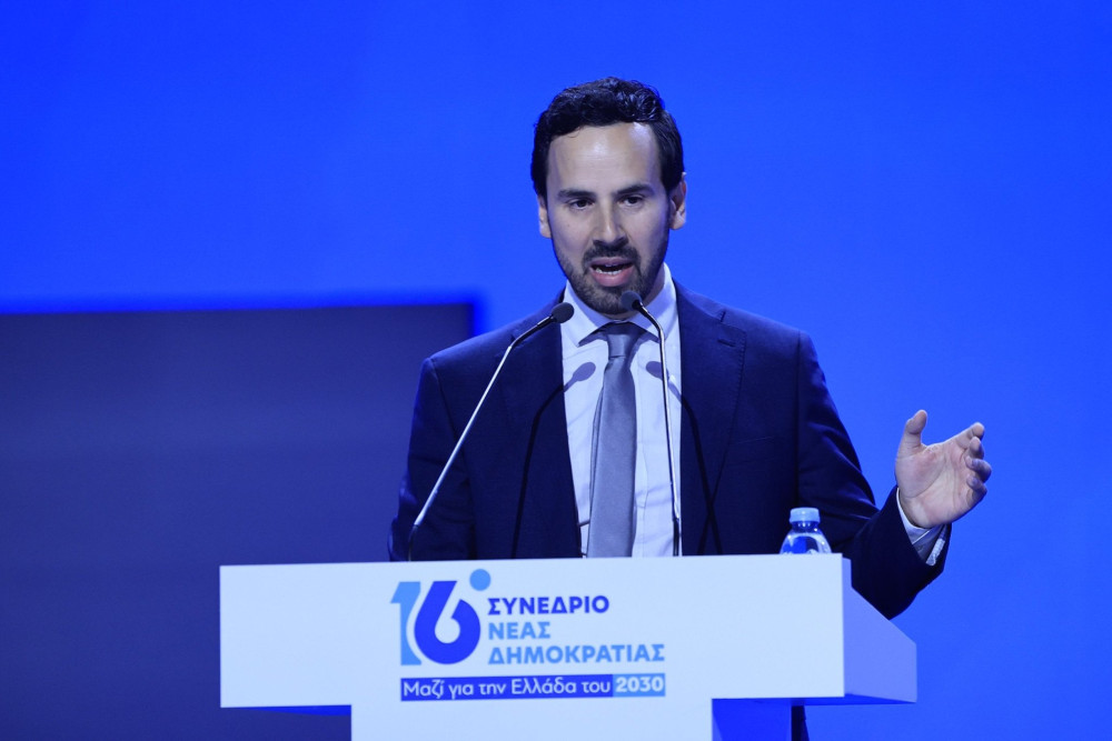 Ο Ρωμανός αποστομώνει την ΕΛΑΣ: Όταν φορολογήσαμε τα υπερκέρδη, ψηφίσατε αρνητικά