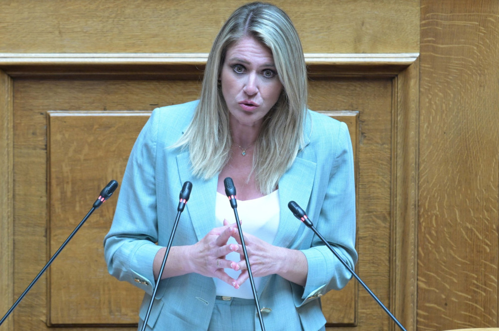Άννα Ευθυμίου: 400 ευρώ σε 2,2 εκατομμύρια δικαιούχους - Απαντάμε με το έργο και τη δουλειά μας