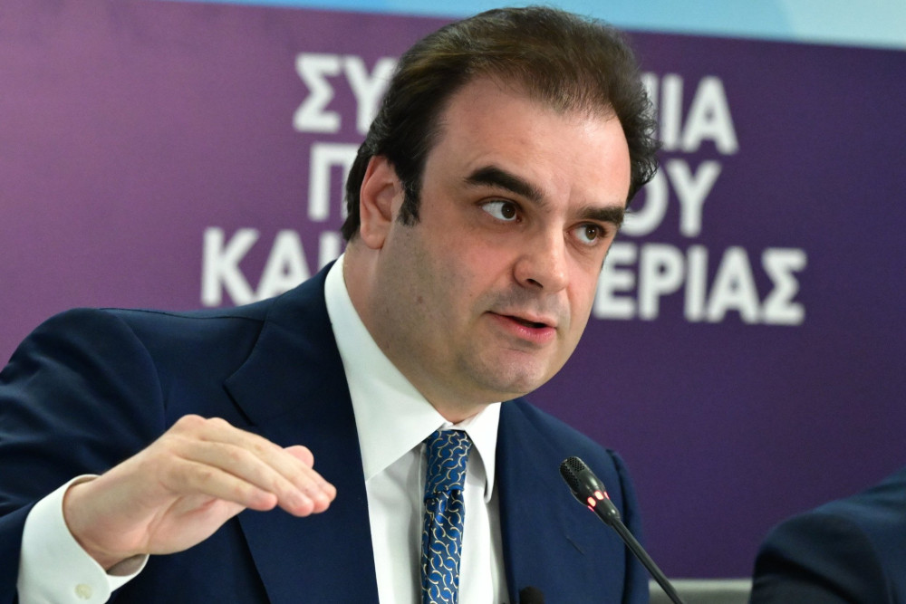 Κυριάκος Πιερρακάκης: Η δουλειά του κράτους δεν είναι να κουνάει το δάχτυλο, είναι να δίνει το χέρι (video)