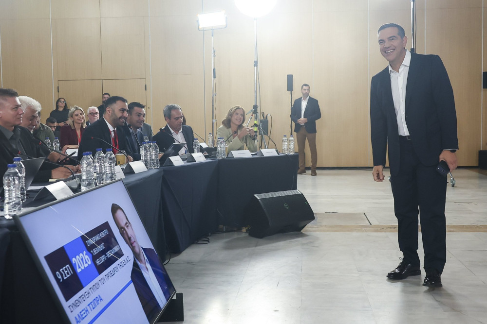 Η υποκρισία Τσίπρα, η «λοβοτομή» της μνήμης και η καθεστωτική κληρονομιά του ΣΥΡΙΖΑ