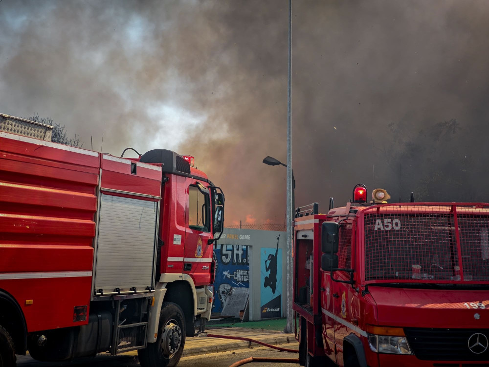 Φωτιά σε καφετέρια στη Νέα Ιωνία - Εκκενώθηκε η πολυκατοικία