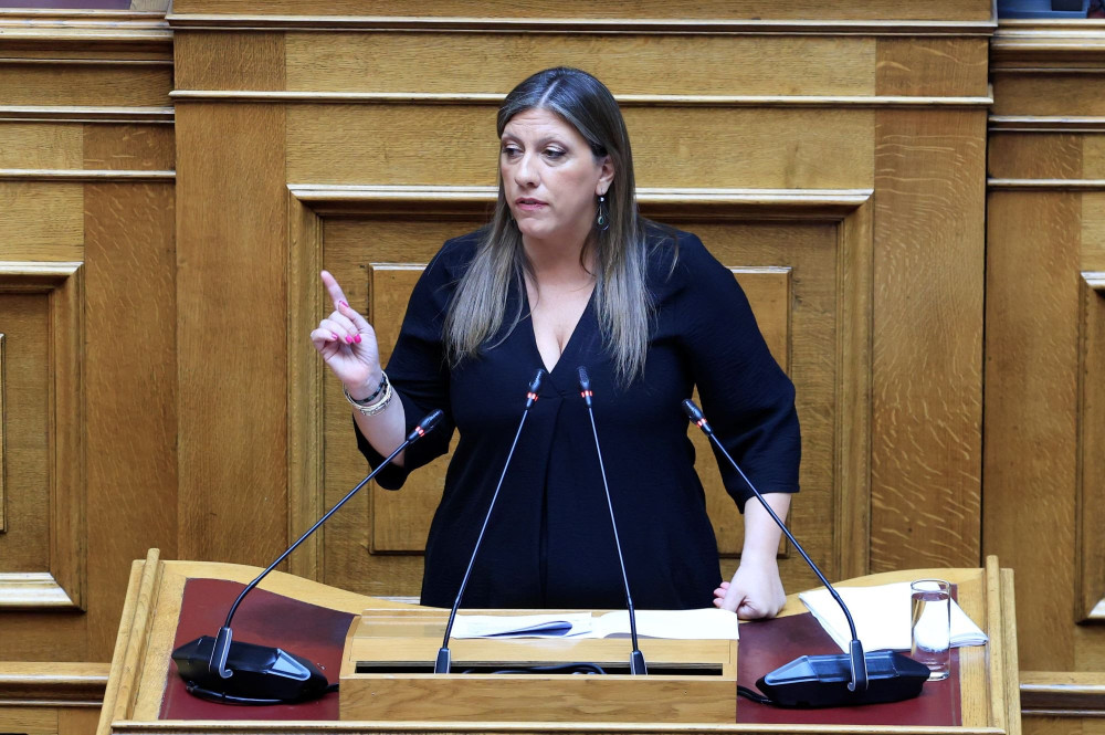 ΠΑΣΟΚ-Κωνσταντοπούλου: πόλεμος στα μικρόφωνα, σύμπλευση εντός Βουλής