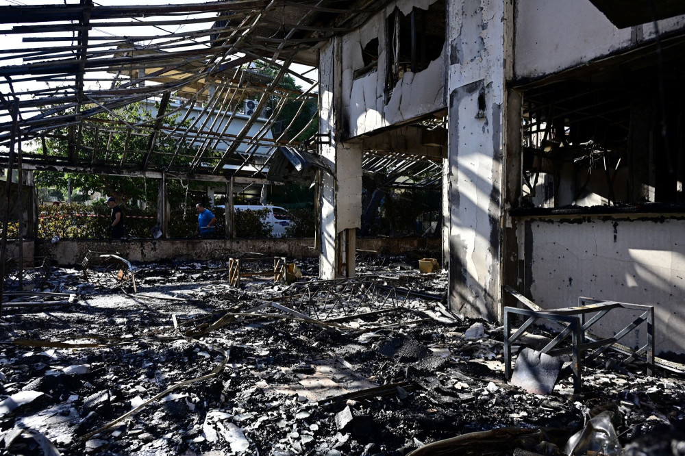 Φωτιά σε καφετέρια στη Νέα Ιωνία: κάηκε ολοσχερώς το κατάστημα - Εμπρησμό δείχνουν τα πρώτα στοιχεία (video)