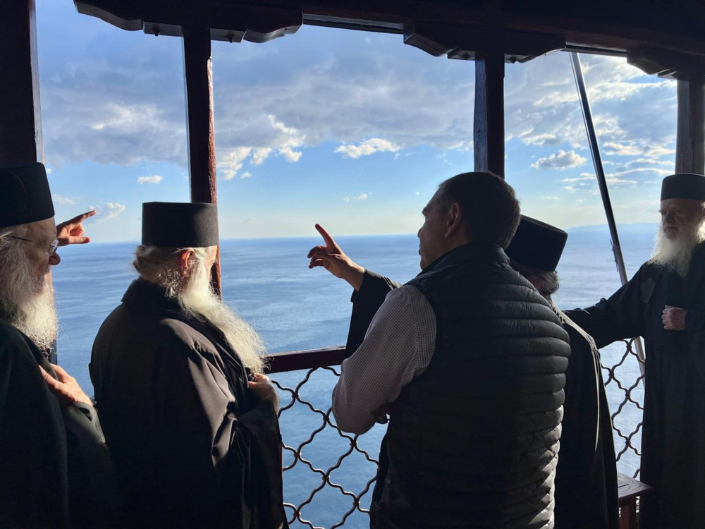 Από άθεος, προσκυνητής στο Άγιο Όρος - Το νέο... «θαύμα» του Αλέξη Τσίπρα