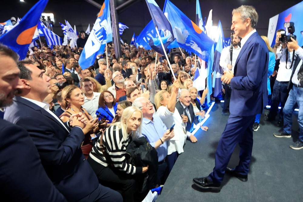 Ενωμένη η Νέα Δημοκρατία στα 52α γενέθλιά της
