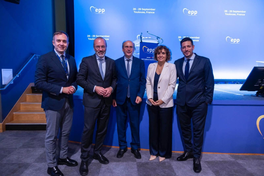 ΕΛΚ: Αντιπροσωπεία της ΝΔ στην Πολιτική Συνέλευση του κόμματος στην Τουλούζη
