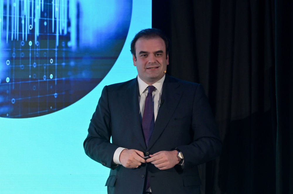 Κίνηση-ματ από τον Πιερρακάκη - Έσοδα από το 6G έως 15 δισ. ευρώ