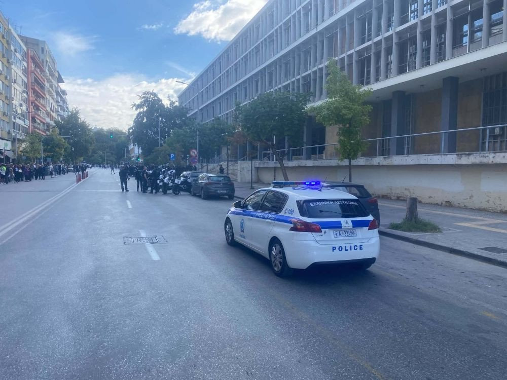 Θεσσαλονίκη: απειλητικό τηλεφώνημα για βόμβα στο Δικαστικό Μέγαρο - Εκκενώνεται το κτήριο