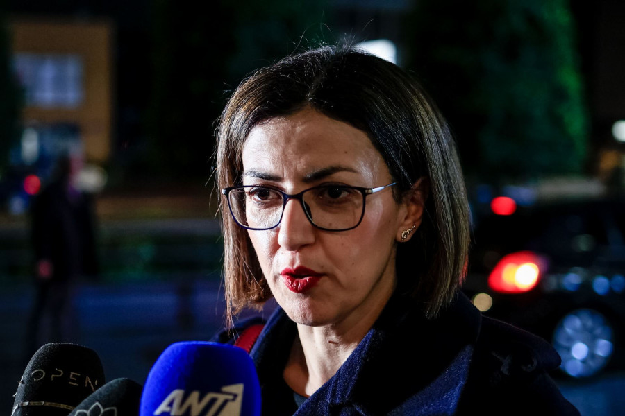 ΝΔ: ξεκίνησε το «φροντιστήριο» στους βουλευτές για τον γάμο ομόφυλων ζευγαριών
