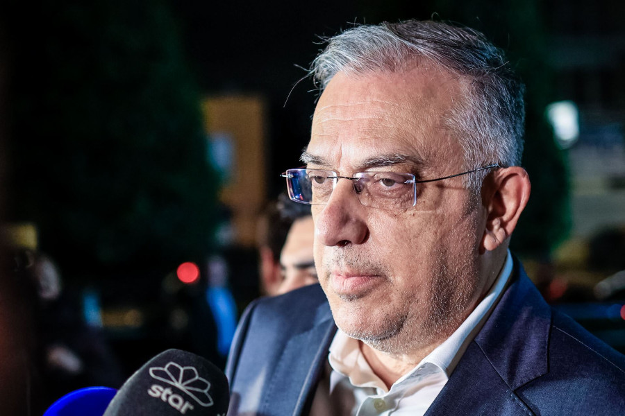 ΝΔ: ξεκίνησε το «φροντιστήριο» στους βουλευτές για τον γάμο ομόφυλων ζευγαριών