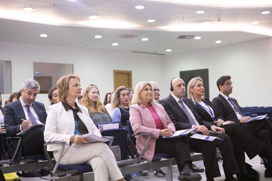 Υπουργείο Μετανάστευσης: σχολικό πρόγραμμα για 25.000 προσφυγόπουλα
