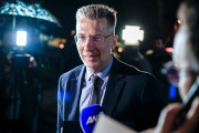 ΝΔ: ξεκίνησε το «φροντιστήριο» στους βουλευτές για τον γάμο ομόφυλων ζευγαριών