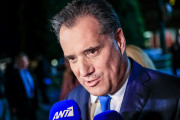 ΝΔ: ξεκίνησε το «φροντιστήριο» στους βουλευτές για τον γάμο ομόφυλων ζευγαριών
