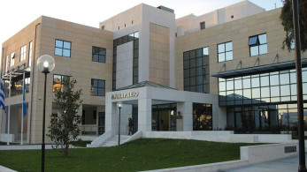 Νέα επίθεση του Ρουβίκωνα στο δημαρχείο της Ηλιούπολης