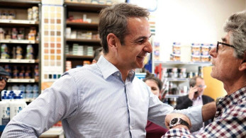 Πολίτες προς Μητσοτάκη: “Φτιάξτε τη χώρα, γιατί η χώρα βουλιάζει”