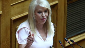 Θεοδώρα Τζάκρη: «Με τον Τσίπρα μετά το 2015 δεν τον ήπιαμε, τον ρουφήξαμε» (video)