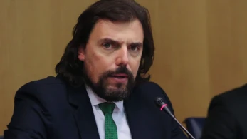 Ο Πέτρος Παππάς άναψε φωτιές στο ΠΑΣΟΚ: Καλή επιτυχία στον ΣΥΡΙΖΑ, είναι συνομιλητής μας