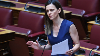 Αχτσιόγλου: Λέει ότι δεν ήταν χρήσιμη στη Βουλή αλλά τρέχει υποψήφια με την ΕΛΑΣ (video)