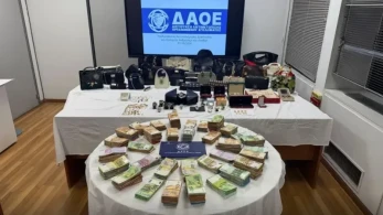 Χωριάτικο Gate: ρολόγια 500.000 ευρώ, τσάντες πολυτελείας και χρέη 95 εκατ. - Δείτε φωτογραφίες και βίντεο