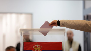 Εκλογές στη Σερβία: Καταγγελίες για παρατυπίες, επεισόδια και ισχυρή παρουσία των δυνάμεων καταστολής στο Βελιγράδι