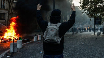 Νεκρός από ανακοπή διαδηλωτής στη Γαλλία, ακρωτηριάστηκε 17χρονος -Συγκρούσεις και συλλήψεις