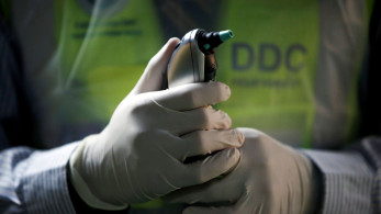 Συνελήφθη 52χρονος γυναικολόγος για πορνογραφία ανηλίκων - Εκατοντάδες φωτογραφίες και βίντεο στις συσκευές του