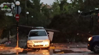 Καταστροφές από την κακοκαιρία στην Αττική – Πνίγηκαν Κεφαλονιά και Κέρκυρα