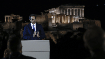 Μητσοτάκης: Το φως του 21ου αιώνα αγκαλιάζει την Ακρόπολη (vid)