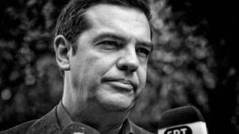Τα μαζεύει – και μέσω Ζαχαριάδη- ο Τσίπρας