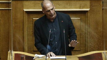 Ρουκέτες Βαρουφάκη κατά Τσίπρα για πλειστηριασμούς και μνημόνια