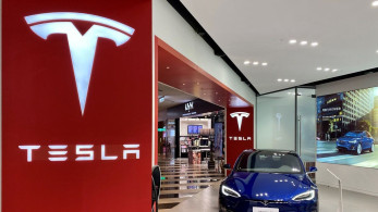 Tesla: Τον Ιανουάριο στην Ελλάδα το πρώτο Service Center στα Βαλκάνια