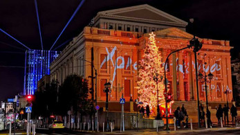 Με ένα φαντασμαγορικό υπερθέαμα υποδέχεται ο δήμος Πειραιά το νέο έτο