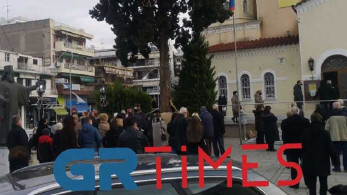 Θεοφάνεια: Ουρές στον Άγιο Δημήτριο Θεσσαλονίκης-Κοσμοσυρροή στη Μητρόπολη Καλαμαριάς