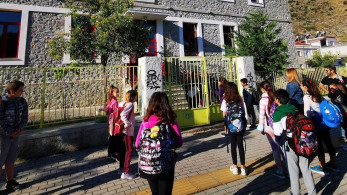 Ανοίγουν τα σχολεία όλων των βαθμίδων (βίντεο)