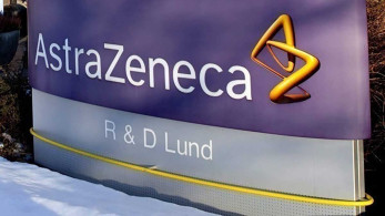 Κομισιόν: Θα συνεχιστούν οι επαφές με AstraZeneca για τα εμβόλια