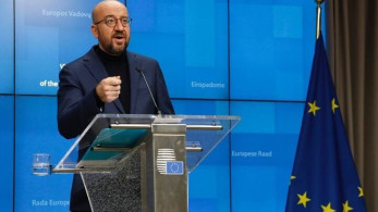 Μισέλ: Η ΕΕ να εξετάσει νομικά μέσα για να διασφαλίσει την τροφοδοσία της σε εμβόλια