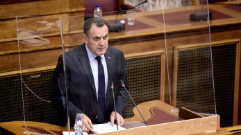 Για τις δημόσιες συμβάσεις στην Άμυνα ενημέρωσε ο Παναγιωτόπουλος